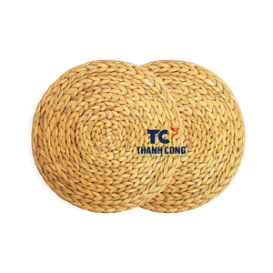 Sets de table élégants et fonctionnels en jacinthe d'eau tissés, durables, résistants à la chaleur, parfaits pour la maison et la cuisine. - Product Image 2