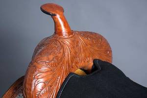 Sillas de caballo de cuero genuino de calidad superior Juego de tachuelas de caballo a juego de barril de carreras occidentales e inglesas - Product Image 5