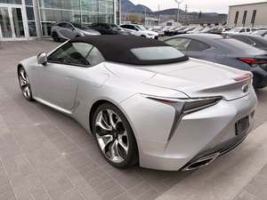 Buena Oferta para Lexus LC 500 Convertible 2021 con Motor V8 de Potencia y Transmisión Automática - Product Image 2
