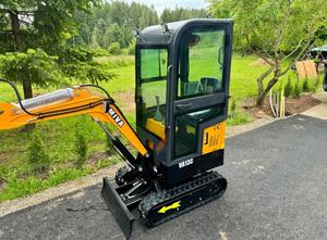 LIVRAISON GRATUITE MIVA VA13C MINI-EXCAVATRICE 15 CV, godet de terrassement 16 pouces, pouce hydraulique 9 pouces, EROPS, entièrement cabine, homologuée EPA CE, hydraulique auxiliaire - Product Image 5