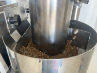 Machine automatique haut de gamme pour l'emballage de sachets de thé bien-être, de thé détox bio avec ficelle et étiquette, et d'enveloppes extérieures pour sachets de thé