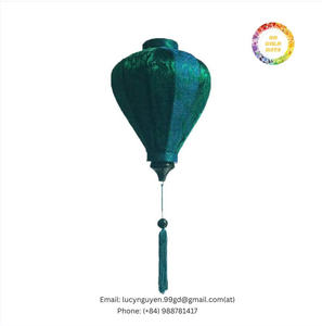 Lanterne vietnamienne Hoi An en soie et bambou faits à la main, durable et décorative - Product Image 2