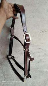 Licou de cheval en cuir durable de qualité supérieure avec muserolle rembourrée douce conception de cou confortable et matériel en alliage solide pour l'équitation - Product Image 3