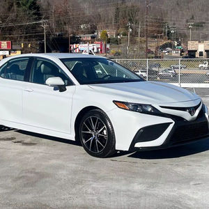 Toyota Camry SE FWD 2024 d'occasion en excellent état, sans accident, conduite à gauche/droite - Product Image 1