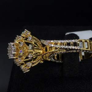 Exquisito Anillo de Oro Amarillo de 14K Inspirado en un Girasol, Claridad SI, 1.27 TCW, Diamantes de Corte Brillante Redondo, Estilo Hip-Hop - Product Image 3