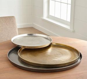 Plateau de service en fonte d'aluminium avec finition ornée et savoir-faire artistique parfait pour les étalages de vacances - Product Image 1