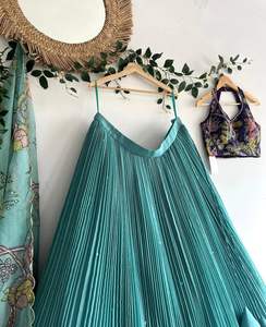 Nouveau 2025 Designer Vente Chaude Designer Chinon Soie Avec Broderie Séquence Travail Lehenga Choli À Prix Pas Cher À Vendre - Product Image 2