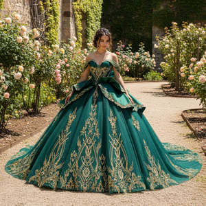 Vestido de Quinceañera Verde Esmeralda Real 1547 con Lazo Grande, Encaje Dorado, Apliques de Cuentas, Ecológico, Largo hasta el Suelo, para Fiesta - Product Image 1