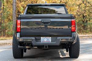 USADO, Tacoma SR5 2024, Doble Cabina, Turbo de 4 Cilindros, Asientos de Cuero, Neumáticos R21, Interior Claro, Techo Panorámico, Bajo Kilometraje - Product Image 5