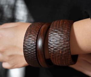 Bracelets ethniques en bois, imperméables et couleurs personnalisées, aspect haut de gamme et port confortable, cadeau d'affaires pour femmes, du meilleur fournisseur - Product Image 4