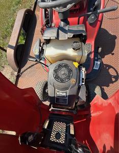 Tracteur à gazon autoporté 4x4 G261-HD-54, plateau de coupe de 42 pouces, moteur de 15 CV, boîte de vitesses, garantie de 2 ans - Product Image 6