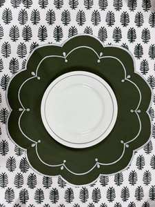 Napperons en coton vert Evergreen Elegance Sets de table imprimés et brodés en blocs fabriqués à la main pour la décoration intérieure et les événements en plein air - Product Image 5