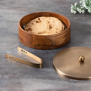 Vaisselle ronde de cuisine au design tendance Boîte à casseroles Roti Boîte à chapati Roti avec couvercle en métal et pince - Product Image 3