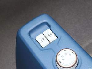 รถยนต์ไฟฟ้าพลังงานใหม่ มินิอีวี เอสยูวี 4 ที่นั่ง ปี 2023 ระยะทางวิ่งมากกว่า 700 กม. ความเร็วสูง 200-250 กิโลวัตต์ แบตเตอรี่ 90-110 กิโลวัตต์ชั่วโมง สีฟ้า พวงมาลัยซ้าย สีแคนดี้บลู - Product Image 2