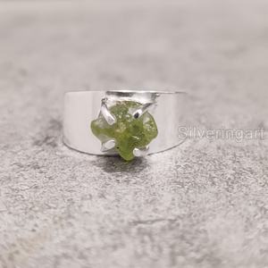 Joyería de piedra en bruto de exportación, anillo Unisex, piedra preciosa de peridoto en bruto Natural, piedra de nacimiento de agosto, joyería de banda ancha, anillo de Plata de Ley 925 - Product Image 1