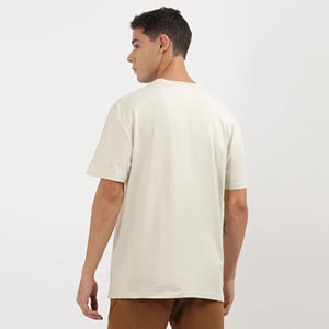 T-shirt en coton à manches courtes pour homme, color block beige, noir et blanc, à panneaux rayés, avec logo personnalisé, OEM, ODM, vente en gros de vêtements - Product Image 5