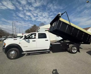 Camiones Volquete RAM 5500 Crew Cab 4x4 Usados Recién Llegados, Bajo Kilometraje, Camión para Trabajos de Paisajismo - Product Image 2