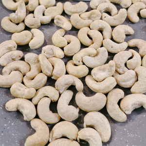 Produit chaud 2025! Kaju Badam Noyau de noix de cajou W320 Santigo Noix de cajou Réponse rapide - Product Image 1