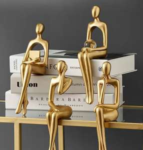 รูปแกะสลักแอปสแตรกต์สีทองทันสมัยรูปปั้นตกแต่งสำนักงานสไตล์นอร์ดิก - Product Image 1