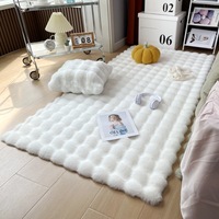 Alfombra de lujo personalizada de piel sintética de conejo, alfombra de área de terciopelo burbujeante grueso, lavable a máquina, con altura de pelo de felpa para el dormitorio principal.