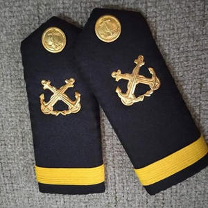 Charreteras de hombro personalizadas hechas a mano con logotipos bordados para clubes de marca uniformes, eventos ceremoniales o uso en equipos - Product Image 3