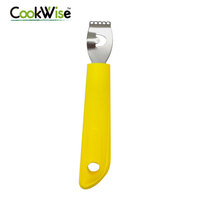 Râpe à agrumes Cookwise Good Grip en acier inoxydable avec poignée en PP