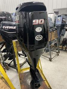 Moteur hors-bord d'occasion 2019 S-uz-uk-i de qualité industrielle 90 CV 4 temps EFI avec support OEM personnalisé, arbre long de 20 pouces, 305 heures de fonctionnement - Product Image 2