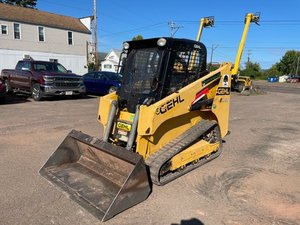 Gehl RT105 Yellow Skid Steer Loader Crawler Loader Compact <b>Track</b> Loader with Front Bucket for Farm Construction For Sale - Product Image 2