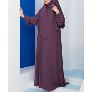 Vente en gros Abaya personnalisée Turquie vêtements islamiques Abaya de luxe stylée Khimar Hajira-Medina ensemble assorti en soie - Product Image 1
