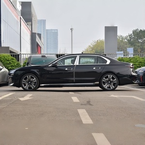 BMW Serie 7 735Li/740Li, Paquete Luxury/M Sport, G70, 4.1-6L Turbo, Sedán de 4 Puertas y 4 Asientos, Tracción Trasera, Automático, Gasolina, Auto Usado, Panorámico - Product Image 3