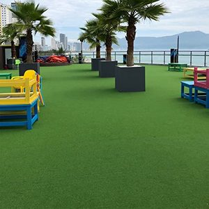 Césped artificial para exteriores de alta calidad, para decoración de paisajismo, altura de pila de 40mm, superventas, producto hecho de PE - Product Image 1