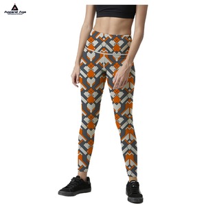 Venta directa de fábrica de alta calidad personalizada sublimación Yoga Leggings para las mujeres hechas de poliéster Spandex bajo precio al por mayor - Product Image 1