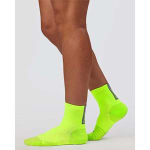 Chaussettes de compression en fibre de bambou pour la course à pied et le cyclisme - Product Image 2