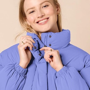 Chaqueta acolchada corta con cremallera completa para mujer con acabado mate disponible en Sherpa Fleece - Product Image 6