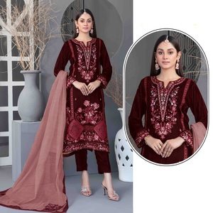 Traje Salwar de Terciopelo 9000 para Mujer con Bordado de Lentejuelas de 3mm y Elegante Trabajo de Corte, Perfecto para Fiestas y Eventos Festivos - Product Image 1