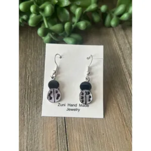 Pendientes colgantes Zuni con incrustaciones de mariquitas de múltiples piedras y plata de ley - Product Image 1