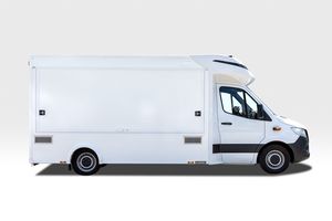 Fourgonnette Food Truck Blanche 5,8m, Carrosserie en Aluminium, Style Moderne avec Espace de Préparation et Alimentation Intégrée pour Utilisation Extérieure - Product Image 5
