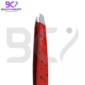 Pinzas para cejas de Color negro y rojo Belleza para el cabello Acero inoxidable inclinado Hecho en Pakistán Pinzas de belleza de alta calidad - Product Image 4