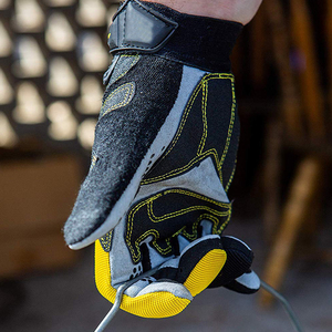 Guantes de Seguridad Mecánicos de Nitrilo Antiestáticos Wize International al por Mayor, Puño Recto de 28 cm, Agarre Cómodo, Protección para el Brazo - Product Image 6