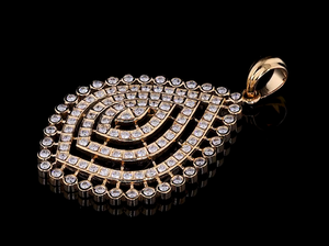 Pendentif clouté en or 18 carats avec diamant rond taille brillant Charm de bijoux à la mode Pendentifs et breloques de mode de luxe - Product Image 4