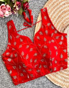 Blouse moderne avec des motifs en valmoti et des sequins, col en V avec des fils, manches de 10 pouces à l'intérieur, motif ouvert au dos - Product Image 1