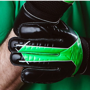 Gants de gardien de but de football noir et vert en cuir PU, doigts entièrement protégés, antidérapants, respirants, avec fermeture auto-agrippante réglable - Product Image 4