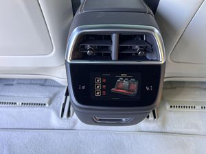 2023 Lucid Air Touring Cuádruple-Motor AWD Sedan 384-Mile Range Zenith Red Glass Canopy Techo Asientos de cuero R19 Neumáticos Luz izquierda - Product Image 5