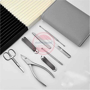 Kit profesional de cuidado de uñas 8 en 1 de alta calidad Herramientas de manicura y pedicura para el cuidado personal - Product Image 2