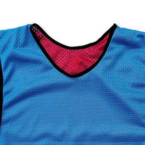 Nouveauté Bavoir de football d'équipe respirant de haute qualité design OEM couleurs personnalisées logo vêtements de football légers fabriqués en usine pour - Product Image 4