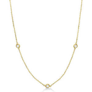 Collar de Oro Amarillo de 14k con Tres Diamantes Engastados en Bisel de 0.50ct - Product Image 1