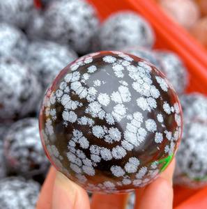 Vente en gros de boule de cristal naturel flocon de neige sphère d'obsidienne pierre précieuse Feng Shui pour l'équilibre à la terre racine Chakra Reiki guérison - Product Image 4