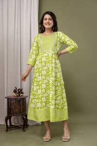 Nouveau design à la mode longue robe longue Anarkali en coton à imprimé floral pour femmes vêtements de plage vêtements indiens et pakistanais - Product Image 2