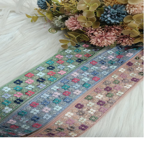 Cintas y cordones bordados a máquina hechos a medida en diseño floral y en tres colores para vestidos de novia en tela de red - Product Image 1