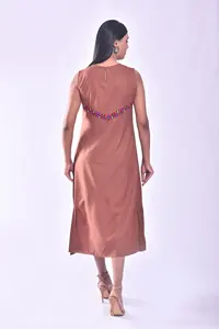 Robes traditionnelles authentiques Kangda Pahadi |   Vêtements ethniques himachalis de qualité supérieure pour les magasins de détail, vente culturelle biologique en ligne en Inde - Product Image 4